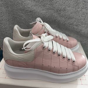 Authentic Alexander McQueen sneakers 37.5